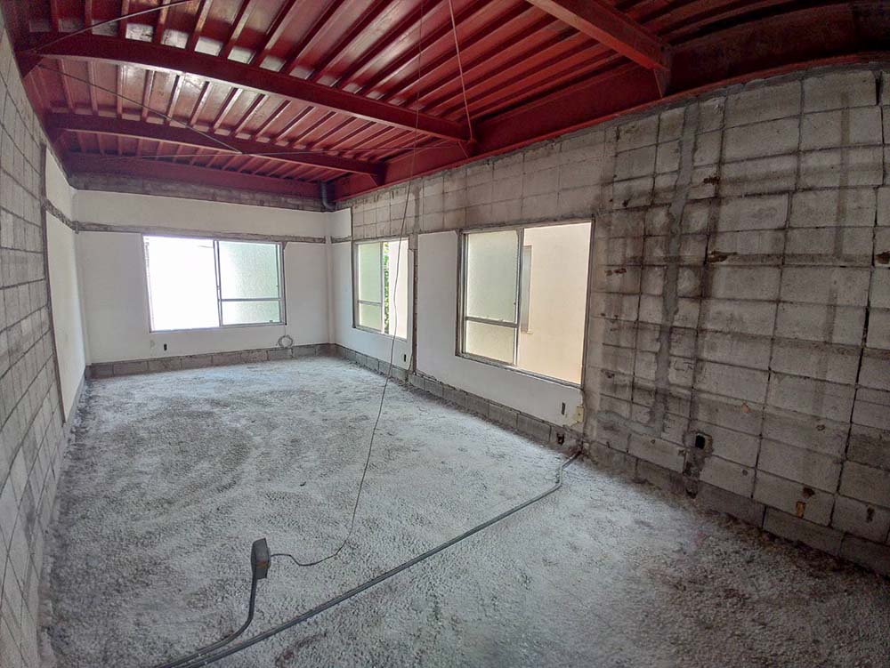 荒川区・アパートの内装解体