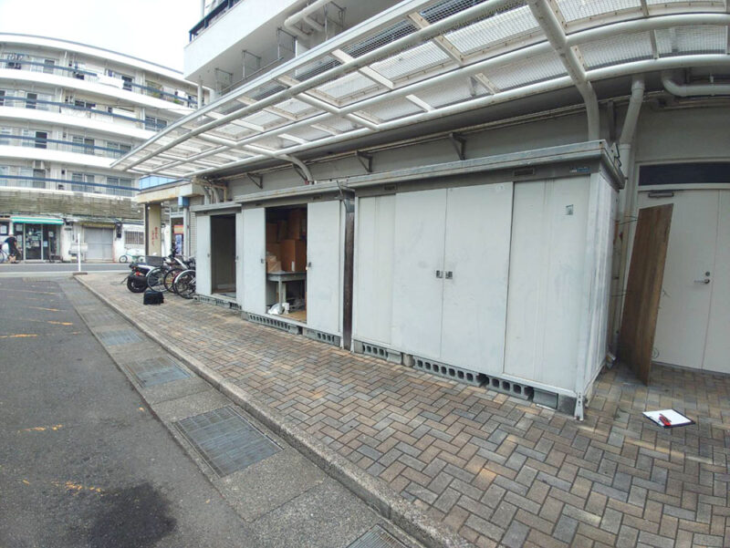 足立区・物置倉庫の解体撤去Before