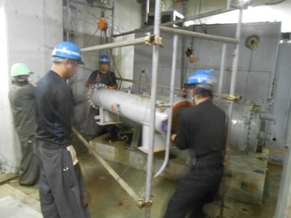 ビル地下機械室